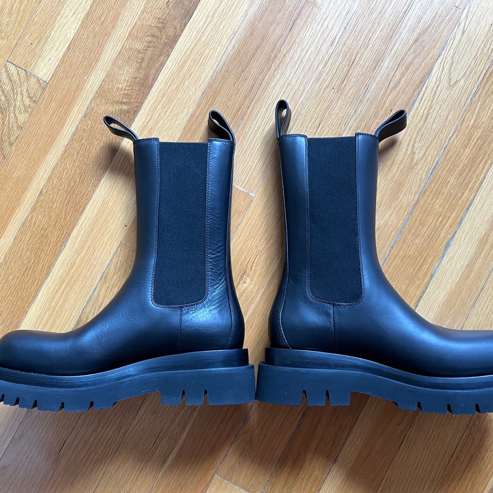 Bottega Veneta Lug Boots - Picture 3 of 9
